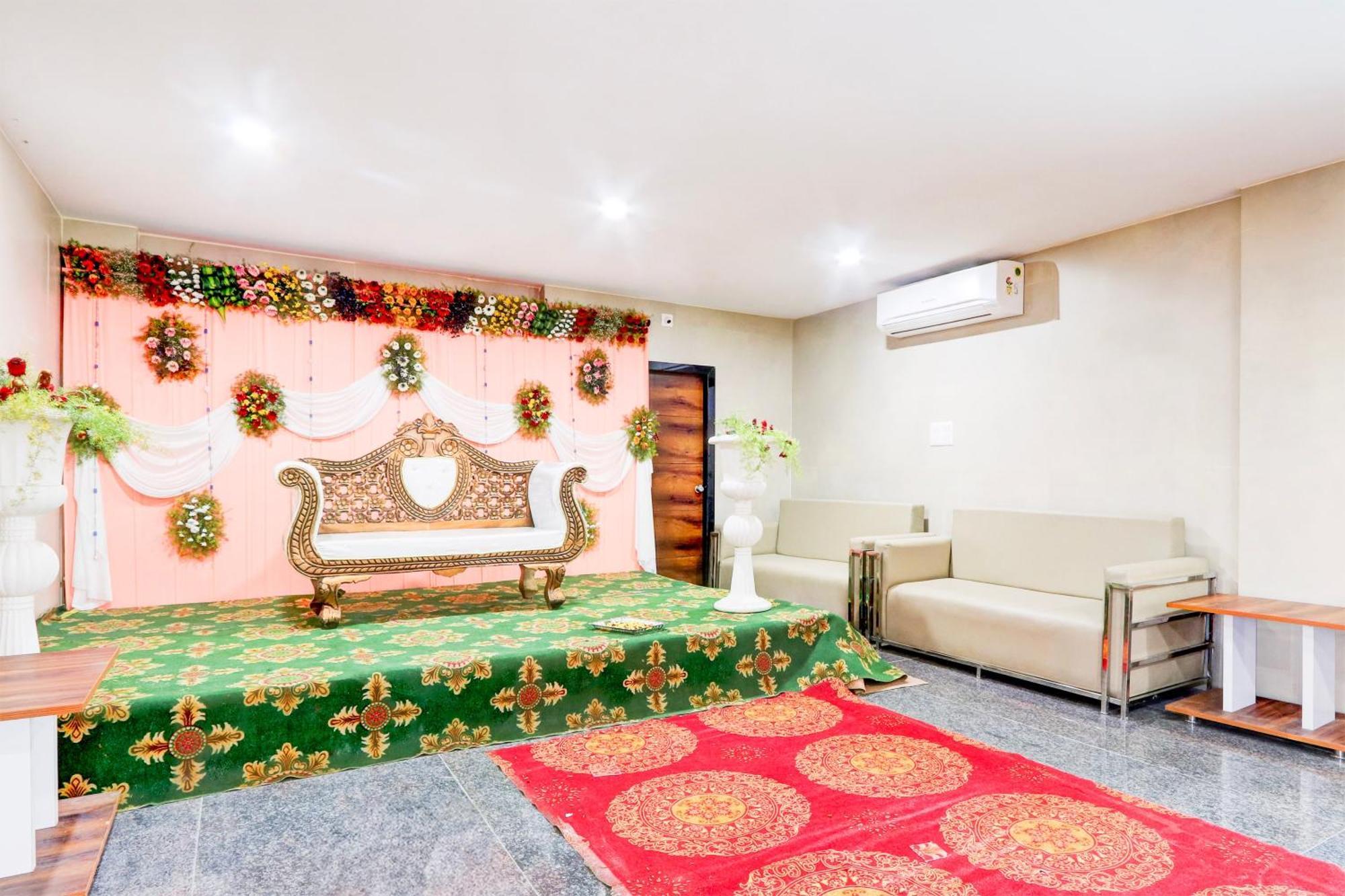 Hotel O Pr Grand Khammam Kültér fotó