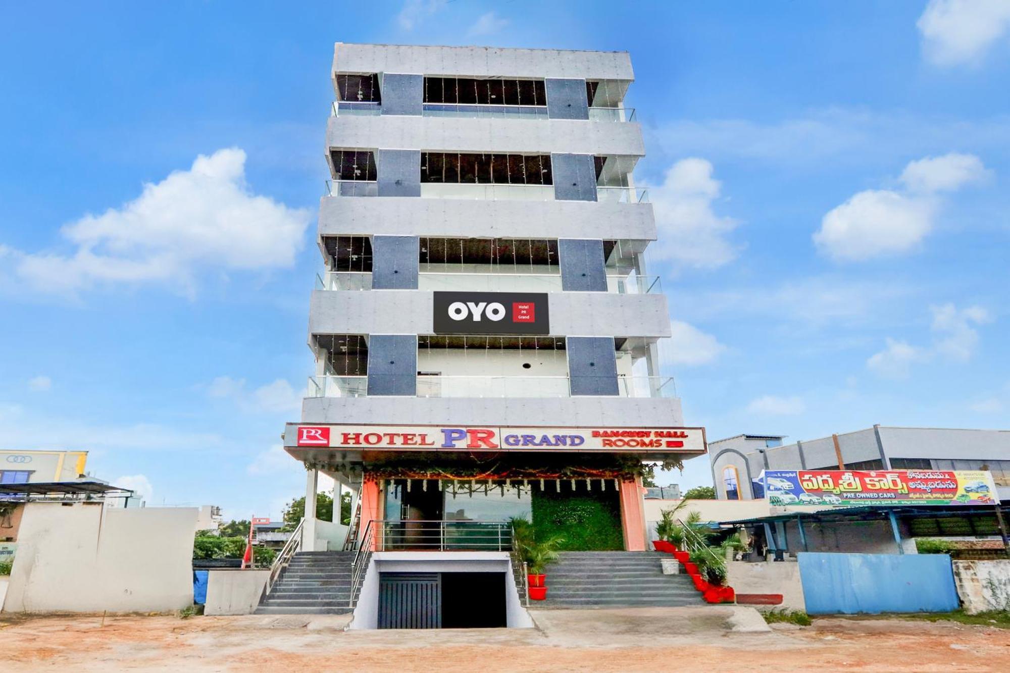 Hotel O Pr Grand Khammam Kültér fotó